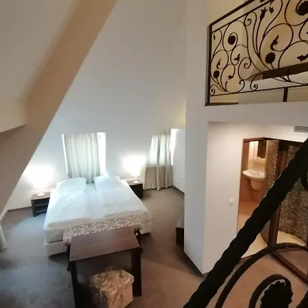 Ξενοδοχείο Aristokrat 3*