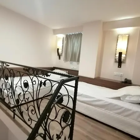 Aristokrat Ξενοδοχείο 3*