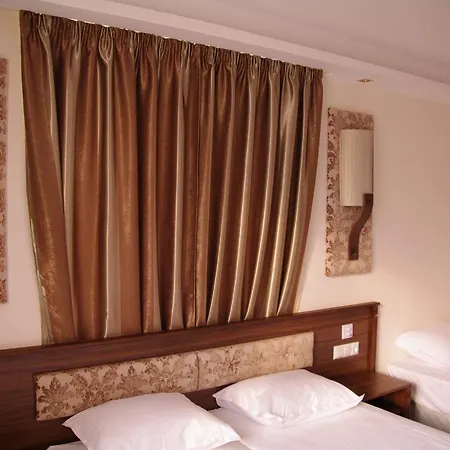 Aristokrat Ξενοδοχείο 3*