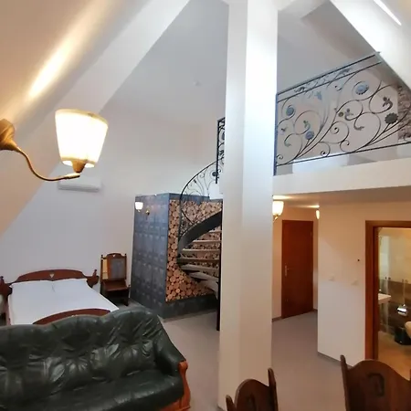 Отель Aristokrat